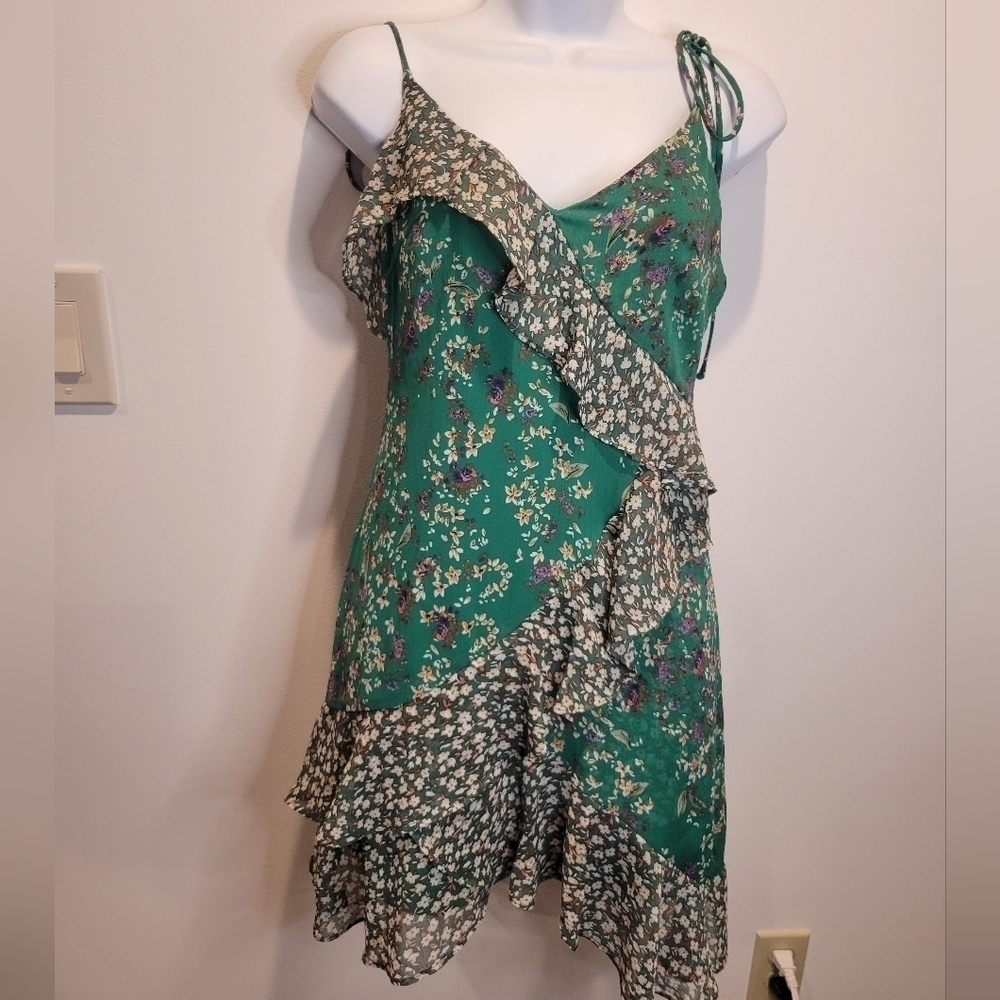 Astr size xs green boho mini dress w/ruffles